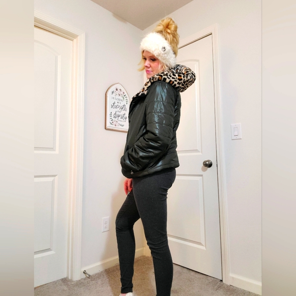 ♥️Sale On Winter Cheetah Print/Green Reversible Size L with Faux Fur lining.